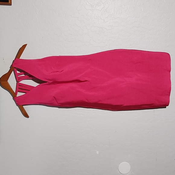 WOW CUTURE Medium Strecthy Strappy Body Con Style K5165 Fushia - Picture 1 of 9